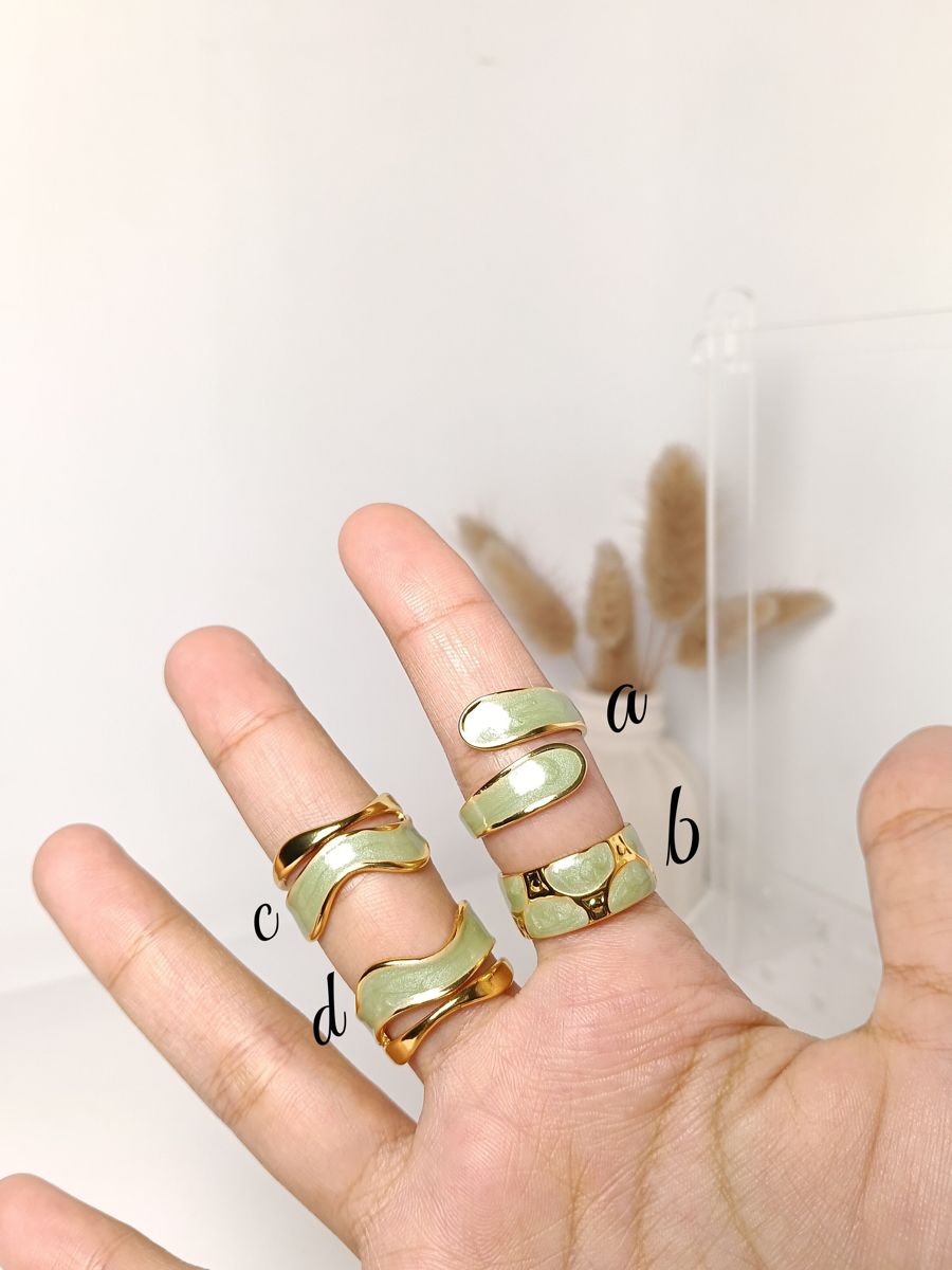 Pistachio Wave Ring