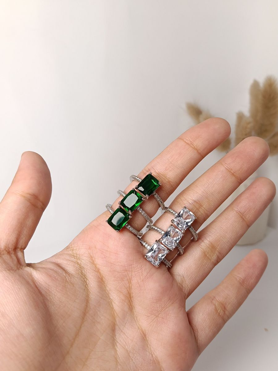 Noor Baguette Ring
